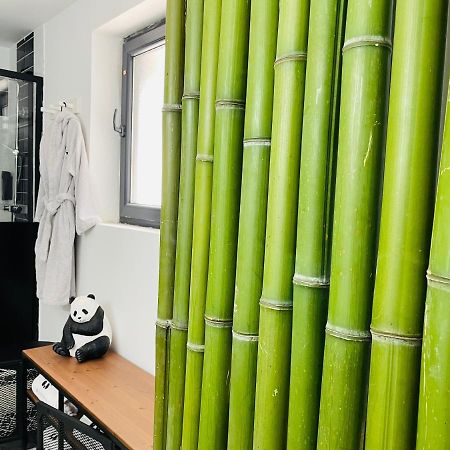 Reve De Panda Avec Sauna Et Jacuzzi Privatif Abrest Exterior foto