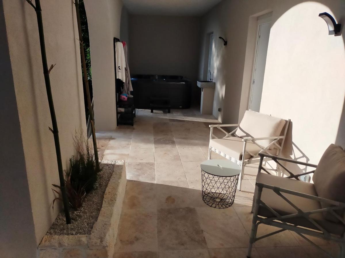 Reve De Panda Avec Sauna Et Jacuzzi Privatif Abrest Exterior foto